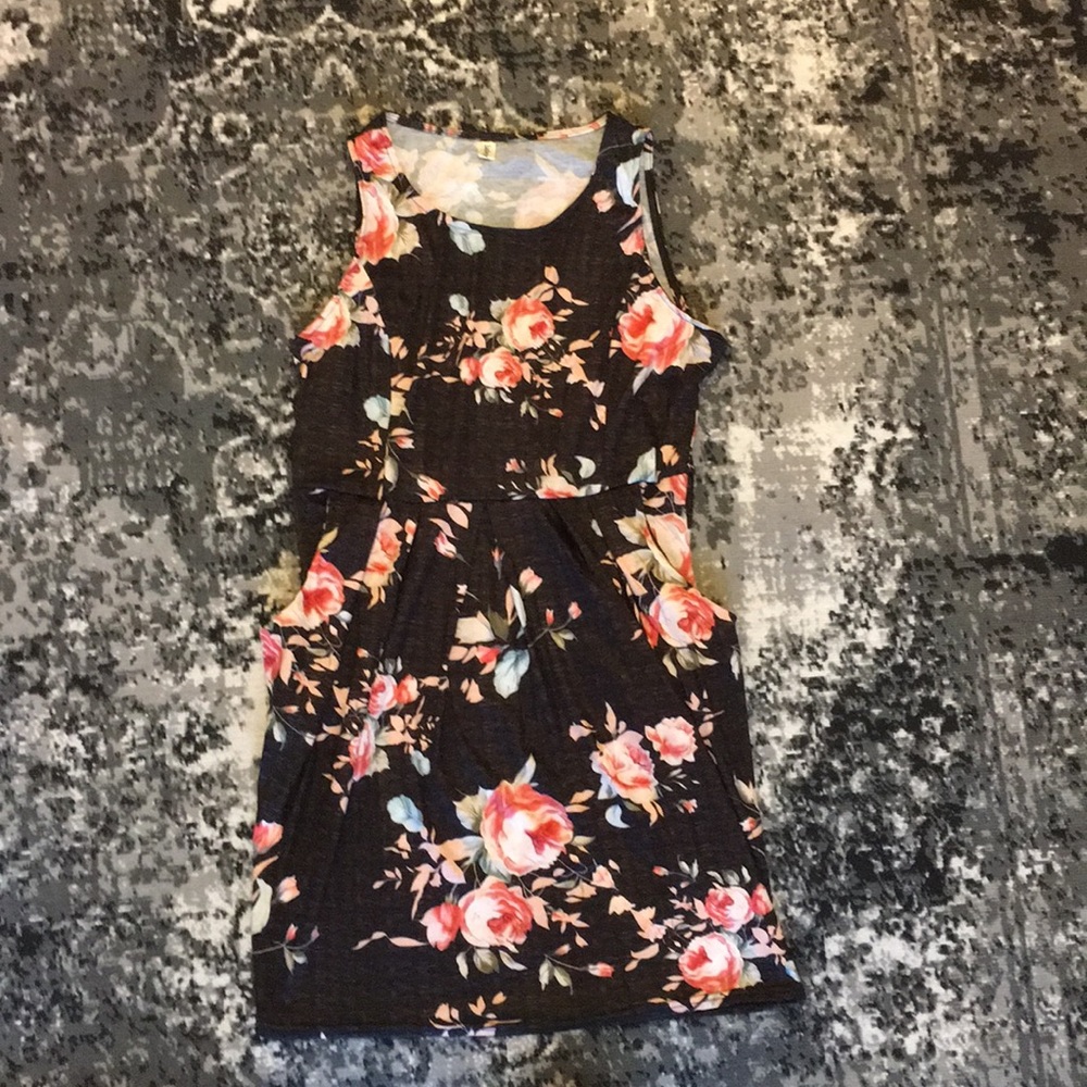 Strapless sun dress-never worn (with pockets!)